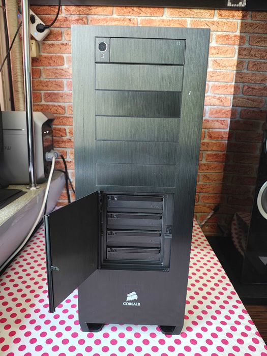Carcasa PC FullTower Corsair Obsidian 800D.