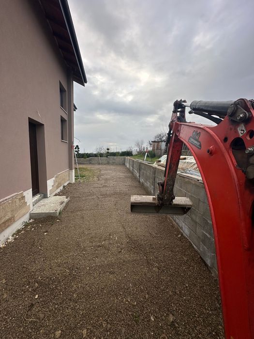 Услуги с комбиниран багер и мини багери