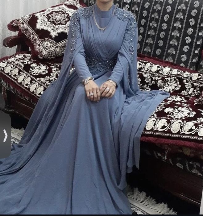 Ayollar oqshom libosi