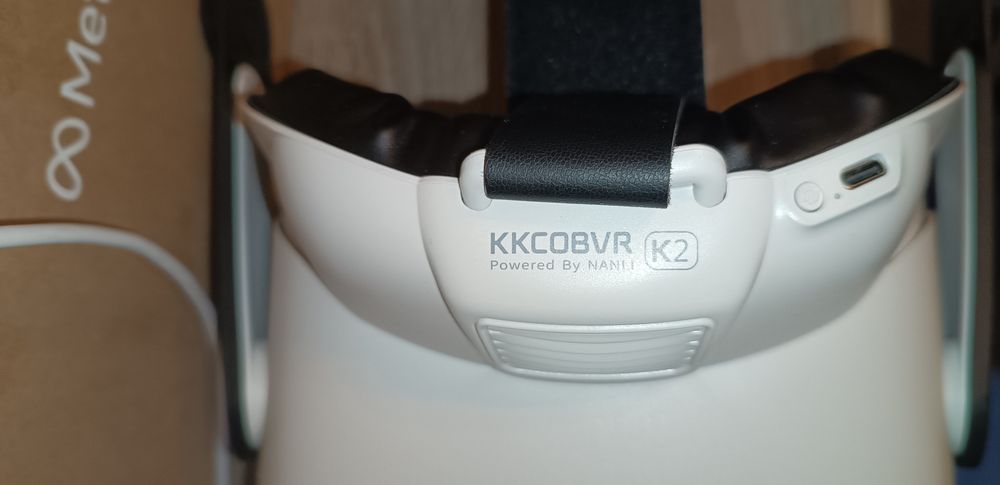 Meta Quest 2 128GB VR очила + зарядна станция + аксесоари | кутия