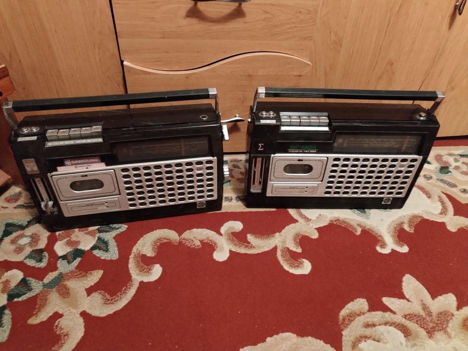 Vind radiocasetofoane decuri magnetofoane