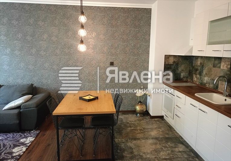 Дава се под наем Двустаен апартамент в София, Център - 75 кв.м за 650 € - Снимка #3