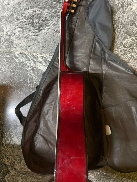 3 modele chitari vintage cu huse!Stare bună!!