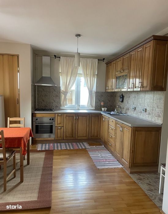 Apartament 3 camere 100mp, 2 bai, terasa, parcare, zona Grand Hotel It