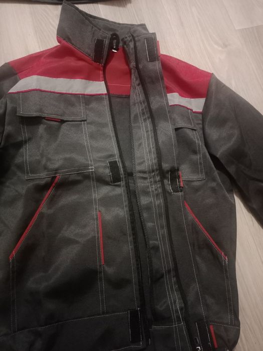 Продам спец одежду.