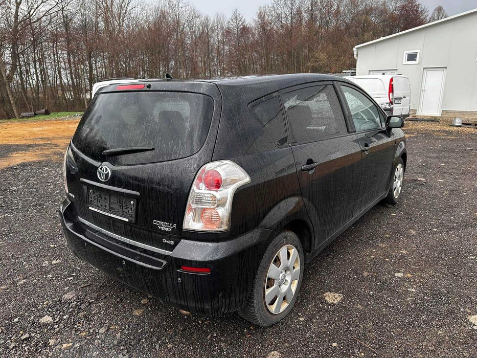 На части: Toyota Corolla Verso 2.2 D-4D (136 к.с.), 2007 г.