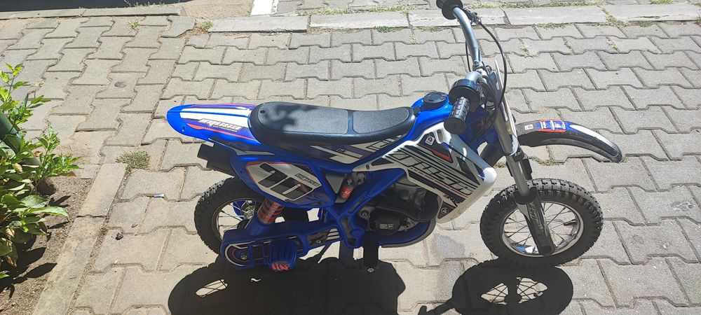Motocicleta electrica Injusa 24v