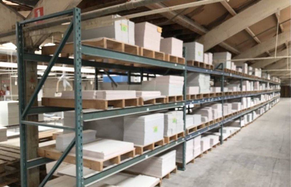 Складови стелажи