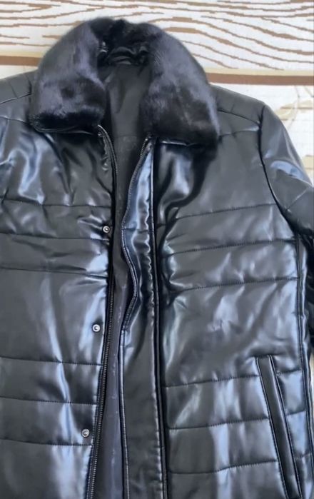 продам кожаную куртку с норковым воротником!
