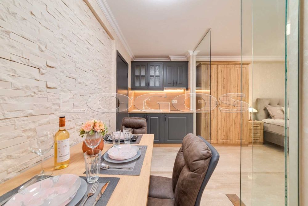 Продава се Двустаен апартамент в Варна, Гръцка махала - 42 кв.м за 4643 €/кв.м - Снимка #1