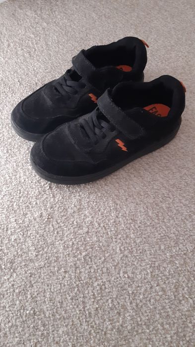 Adidași mărimea 32