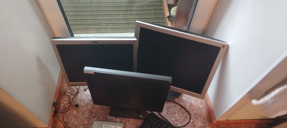 Продам мониторы, и другие запчасти для пк