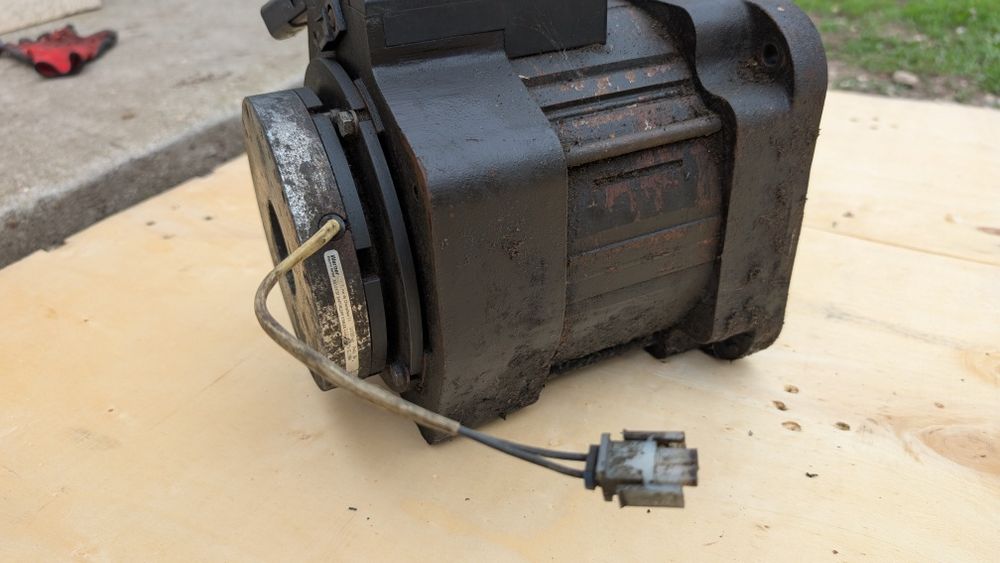 Motor electric Iskra 5kv trifazic 48V DC cu frana electromagnetica