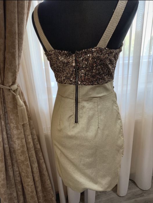 Vand rochie de seara