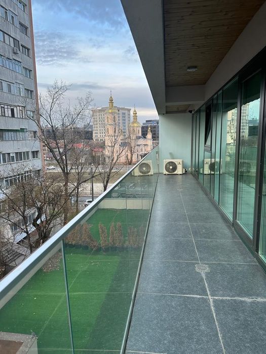 Inchiriez spatiucomercial/ ap 3 camere zona centrala/ Renting apartament for business or to live in city center