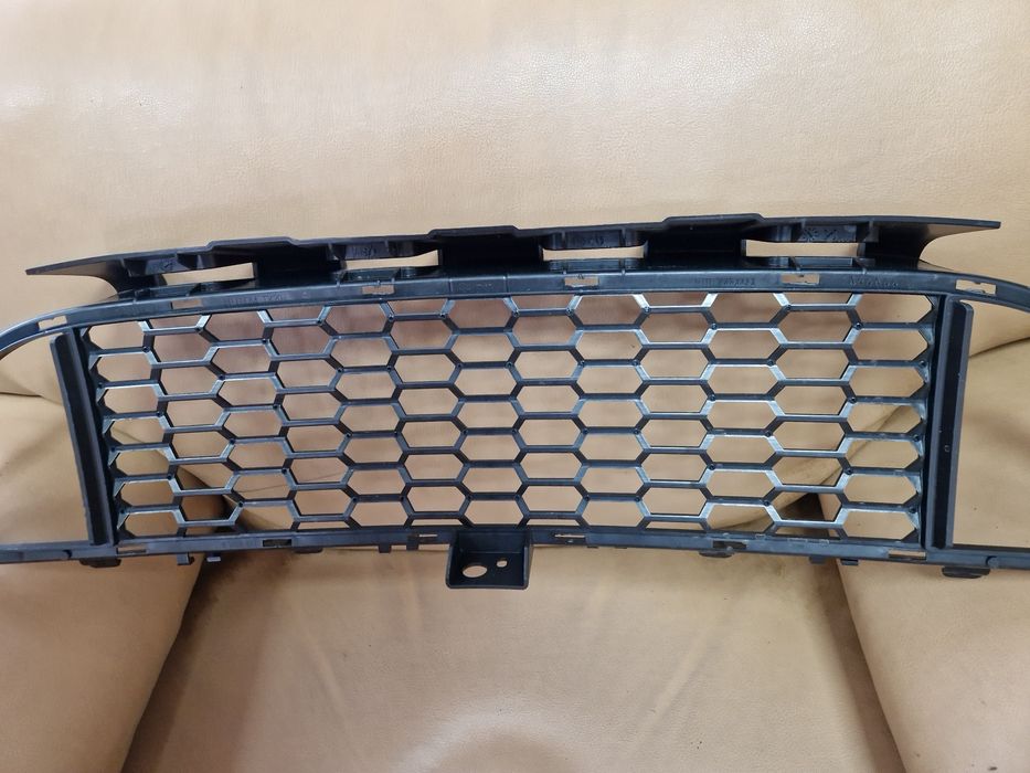 Оригинална решетка за F30 F31