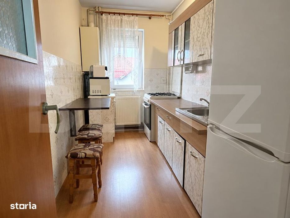 Apartament 3 camere, 49 mp, zona Tractorul