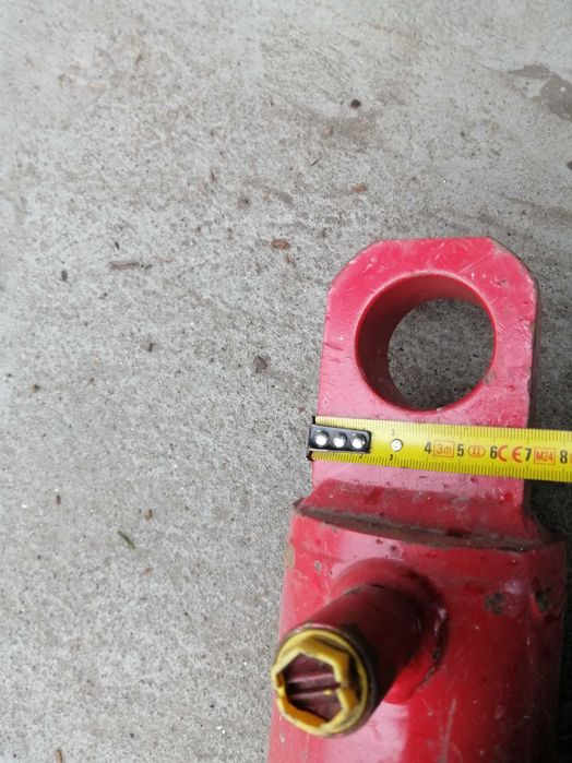 se vinde cilindru hidraulic