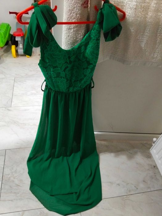 Vând rochii de ocazie prețuri mici