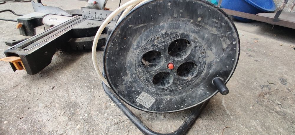 Rolă cablu 30m (1,5mm²) cu împământare şi 4 posturi – Preț fix 130 RON