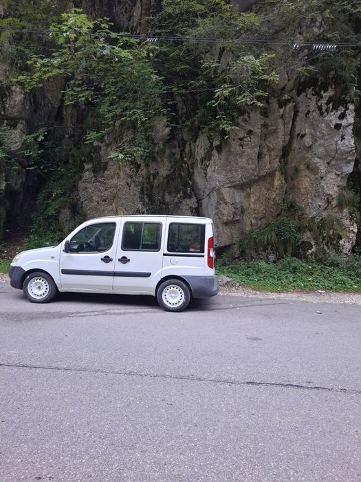 Vând Fiat Doblo 1.4 benzină, 77 CP, Euro 4, pentru reparat/dezmembrări ITP valabil.
