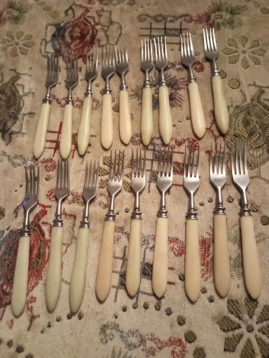 Продам ложки,вилки.