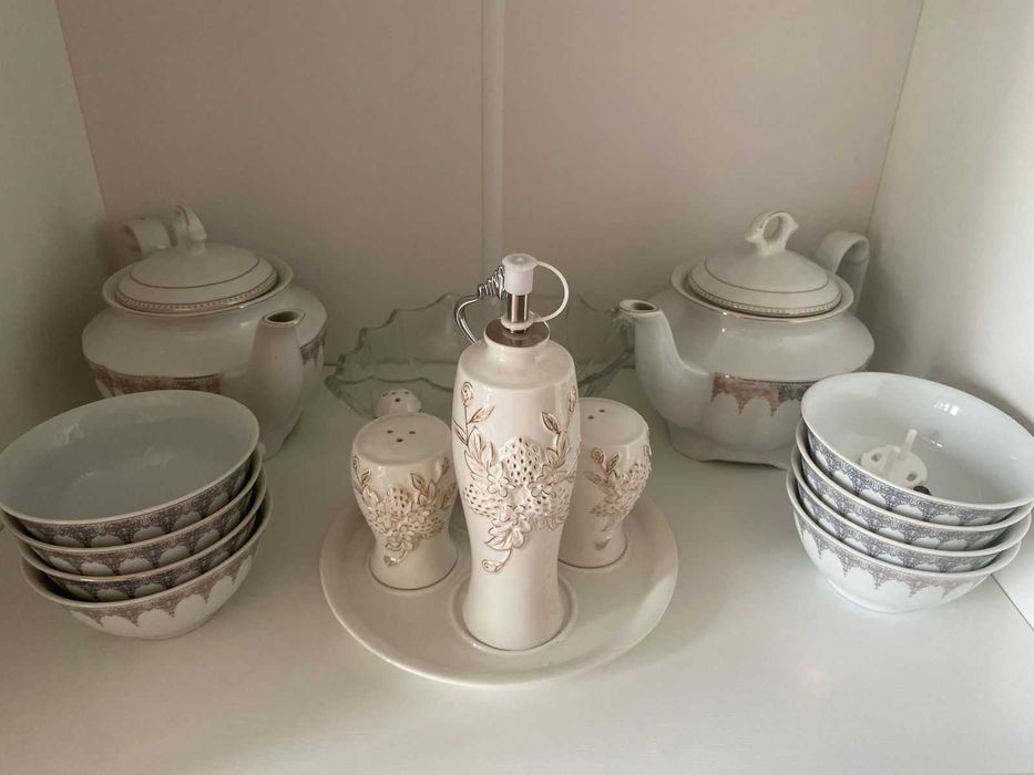 Продаю белый комод Кентаки  с посудой