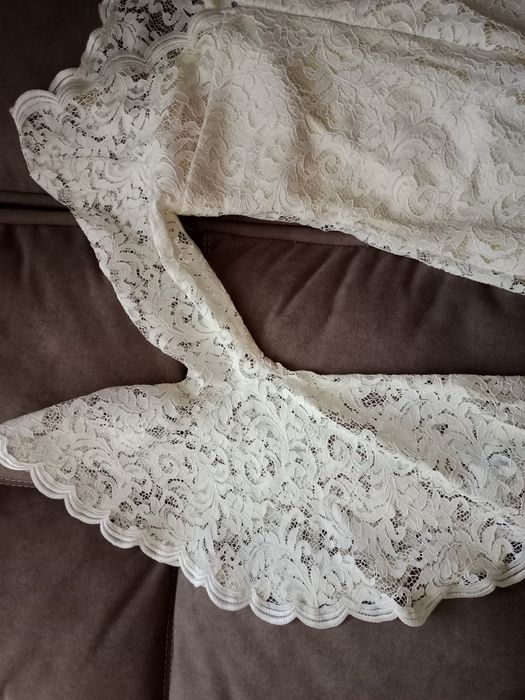 Ультрамодное кружевное платье