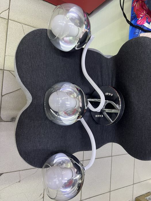 Продам светильник . Трехрожковый .