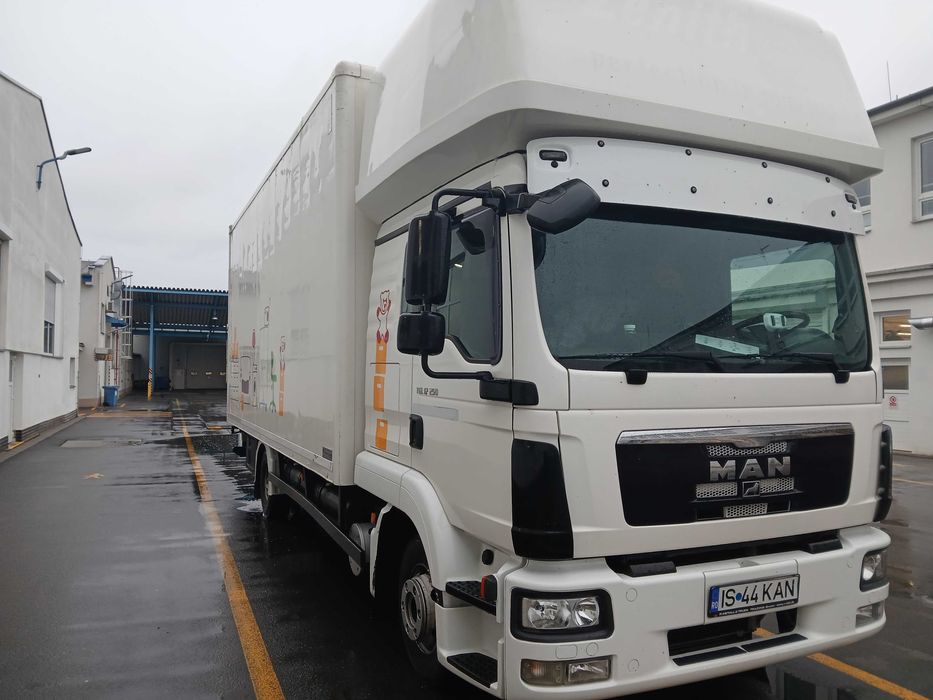 Man TGL 12.250 / Daf LF 45.220