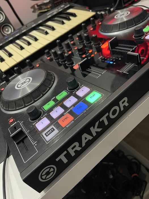Traktor Kontrol S2 MK2 + Midistart Music 25