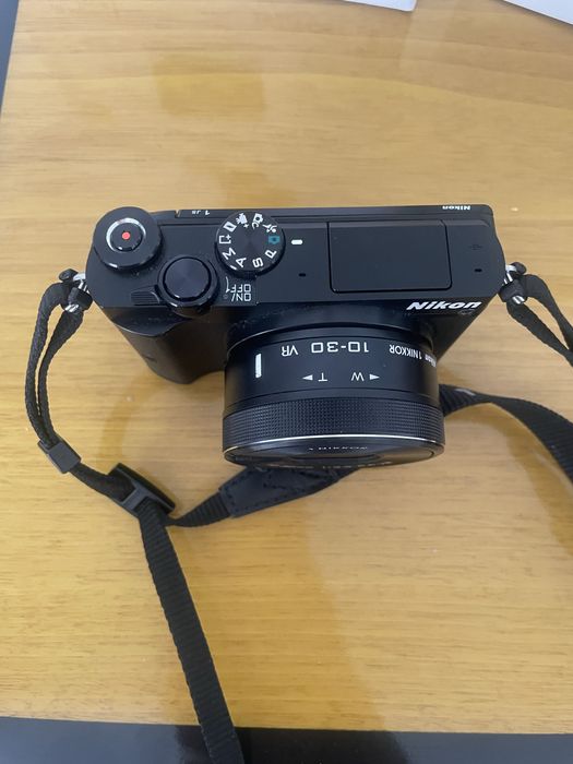 Nikon 1 J5 + объектив 10-30mm. Фотоаппарат.