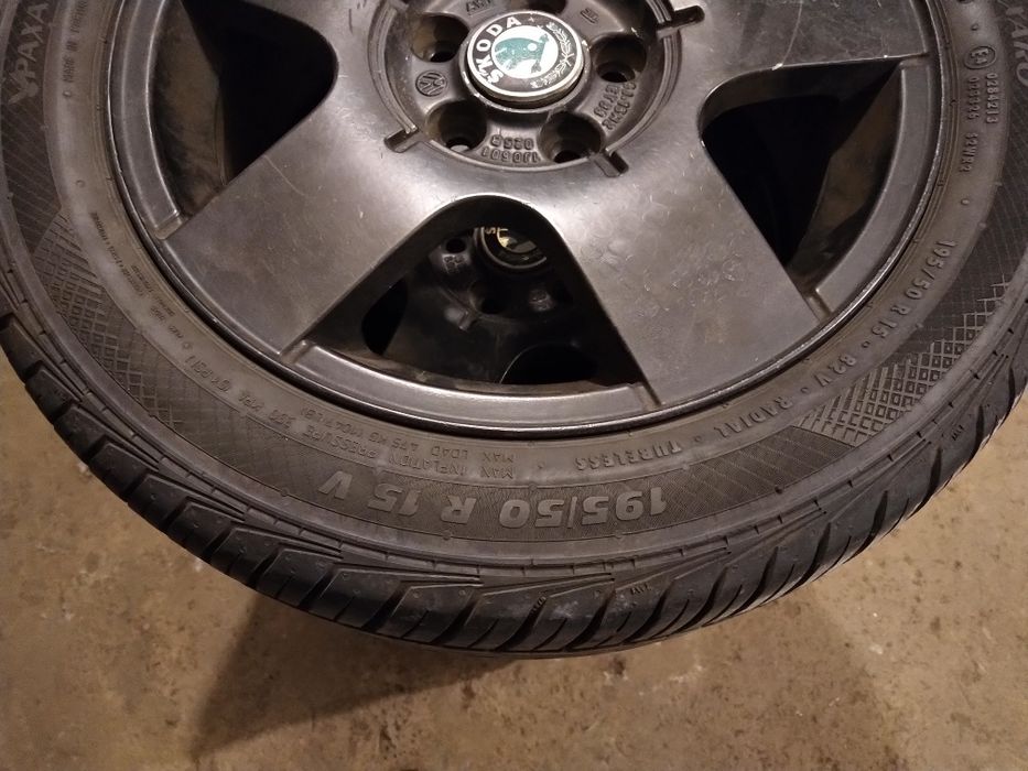 Roti vara jante aliaj  pe 15  originale vw skoda