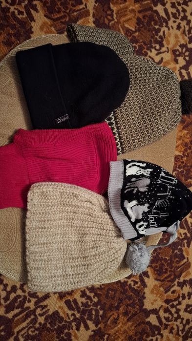 Зимние шапки ( предлагайте цену)