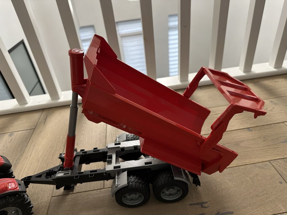 Трактор Bruder