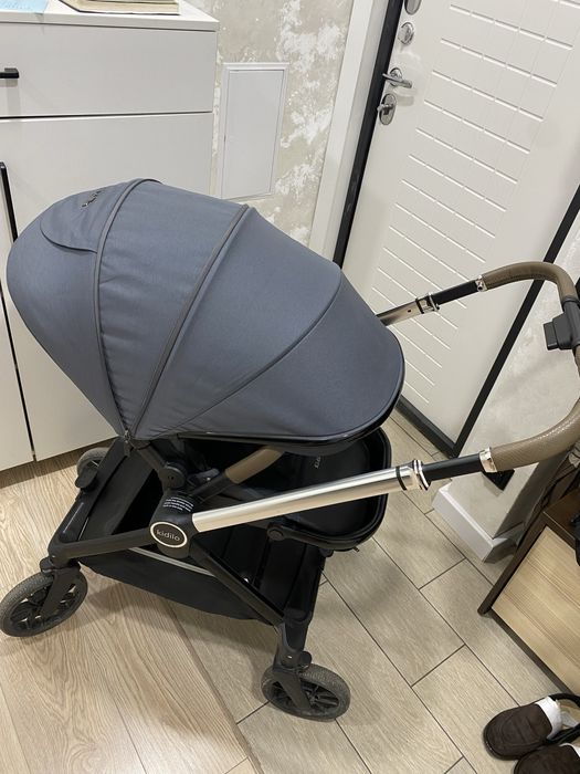 Продам универсальную коляску Kidilo 900