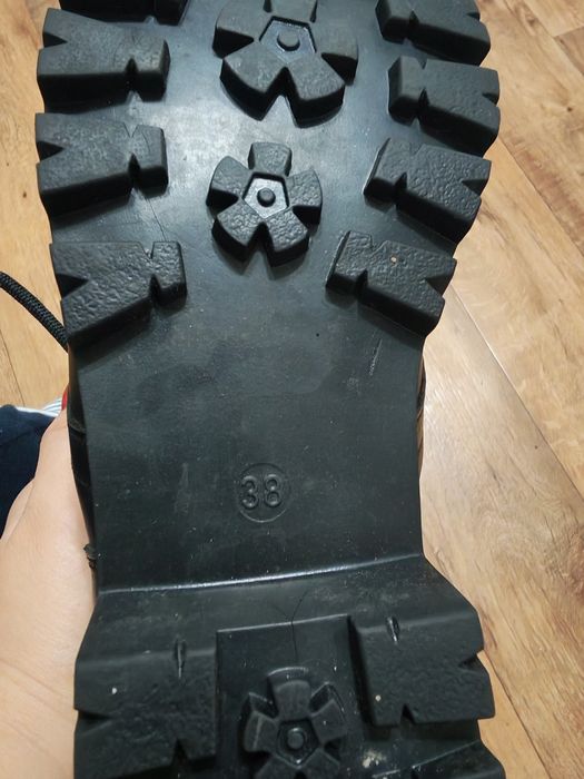 Продам берцы зимние и летние