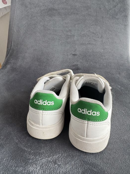 Adidasi mar 30 Adidas