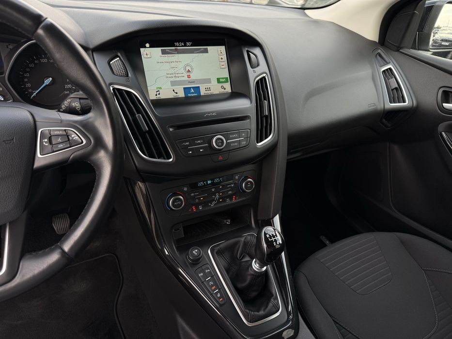 Ford Focus Titanium 02/2018, 1.5 TDCi 120cp Euro6, Navigatie, Camera parcare, Scaune incalzite, Volan incalzit, Pilot automat, Rate cu avans 0%