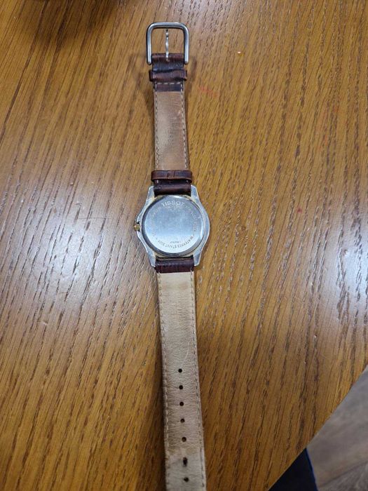 Часовник в отлично състояние TISSOT