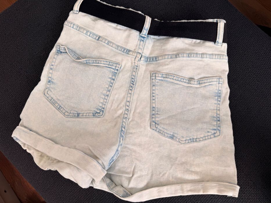 Къси панталони с колан