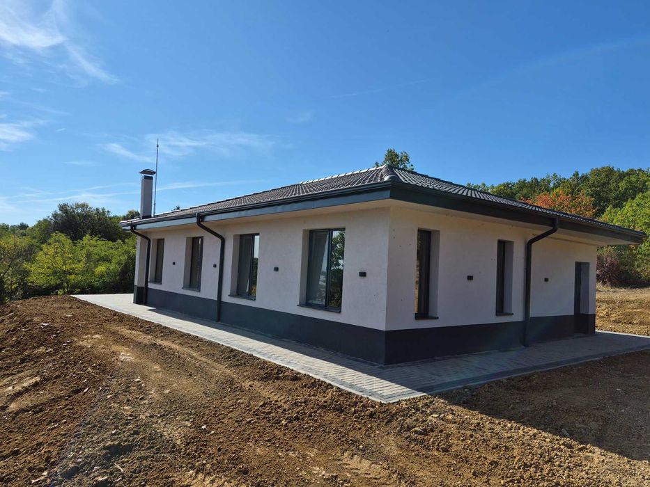 Продавам чисто нова къща в с. Керека,  общ. Дряново,  на 16 км. От Велико Търново