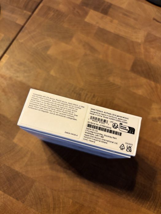 Airpods gen 3 MagSafe Charging Case