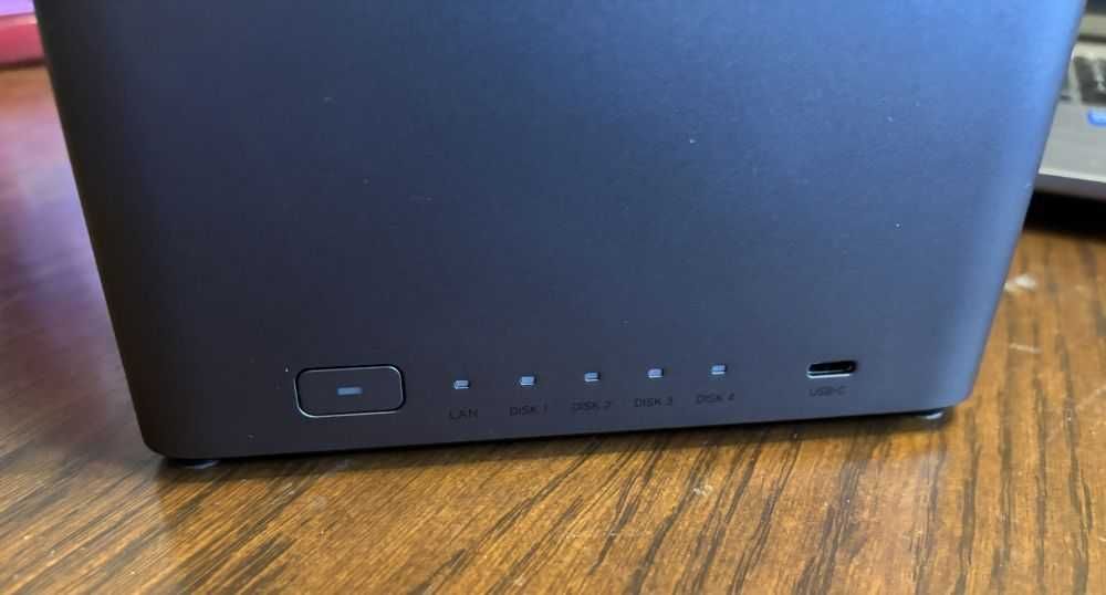 UGREEN NAS DH4300 Plus 4 Bay – ca nou, cu garanție + HDD 4TB opțional