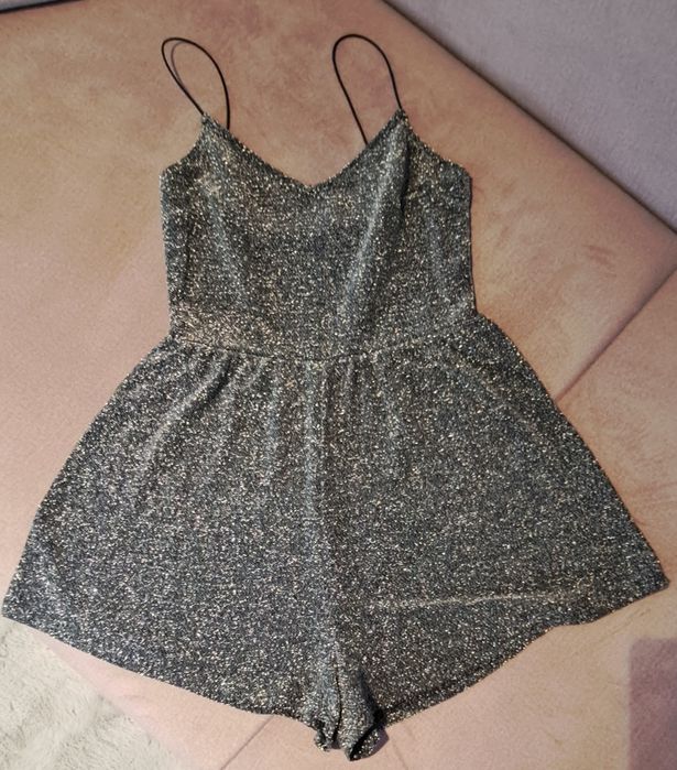 Vând salopeta de seara