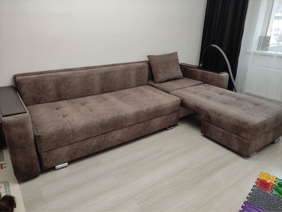 Продам диван + шторы в подарок