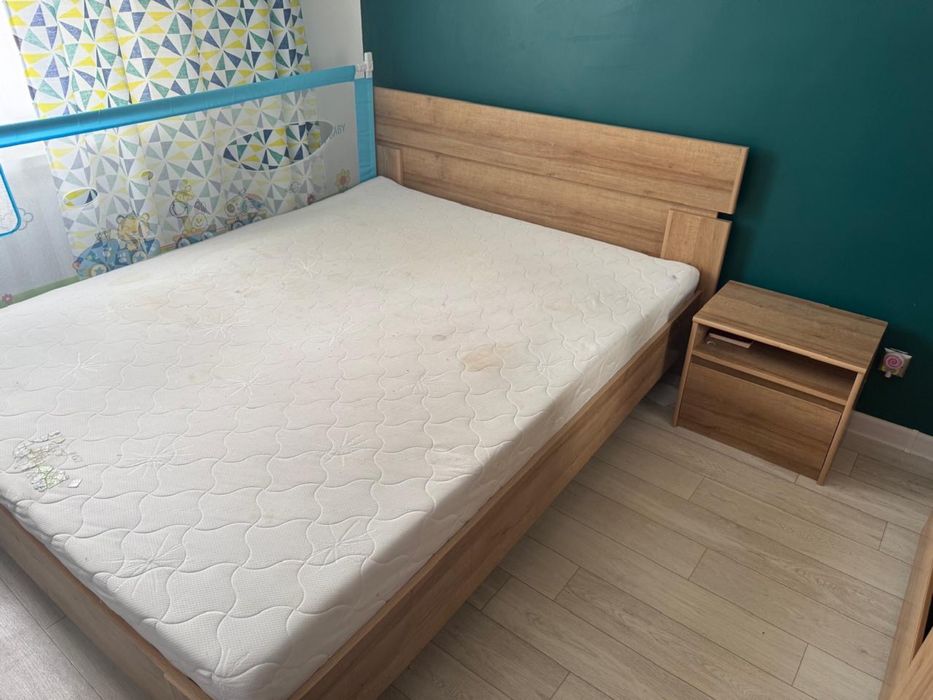 Продам спальный гарнитур