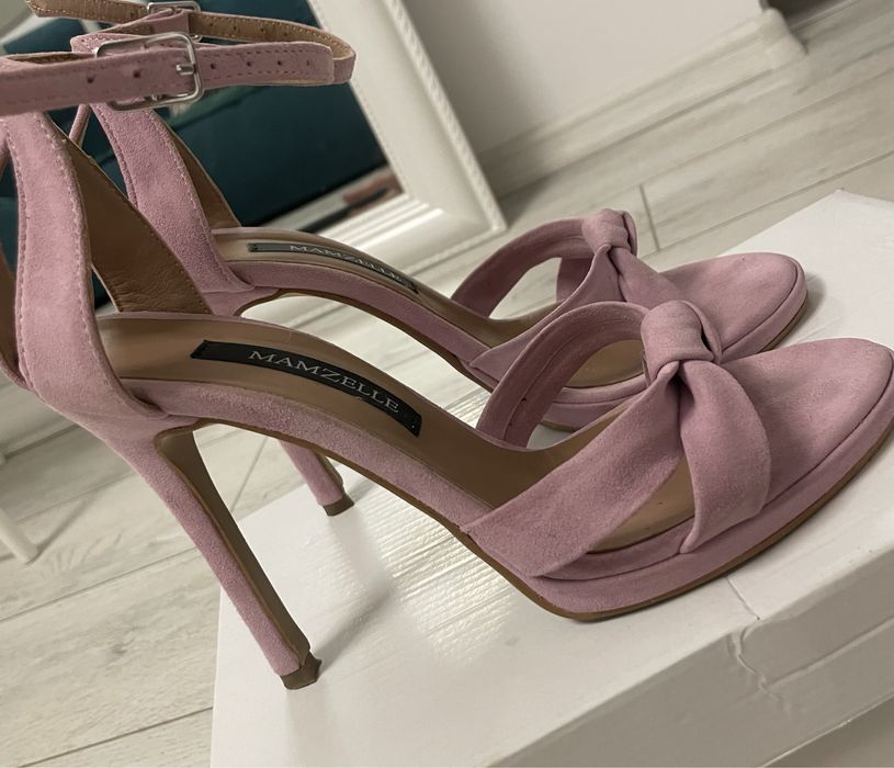 Sandale cu toc roz pudra