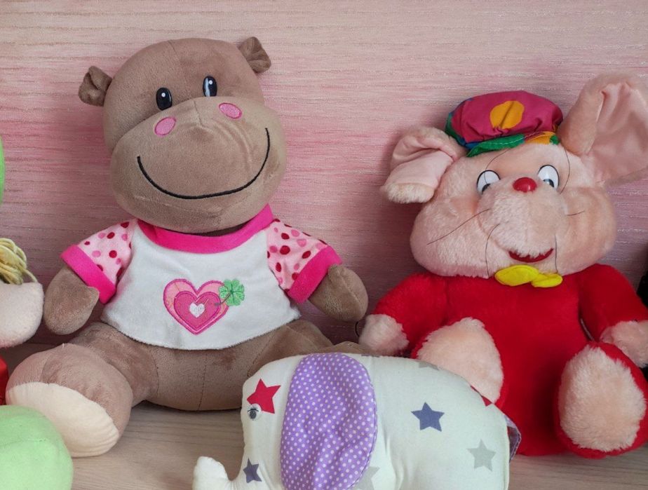 Продаются мягкие игрушки в отличном состоянии