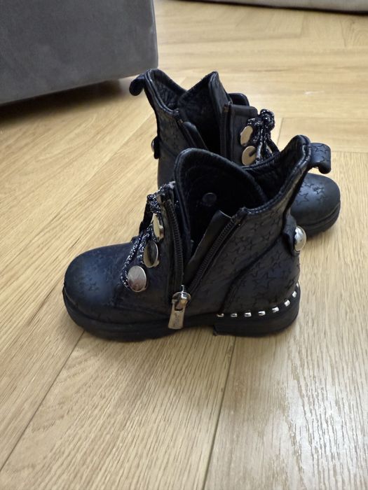 Продаю кожанные сапожки 22 р